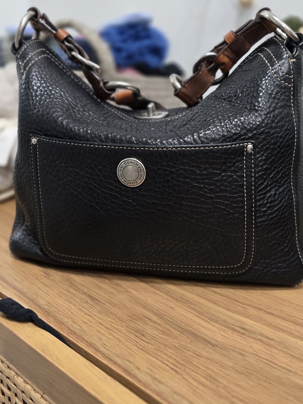Coach Chelsea Turnlock Hobo EUC - Picture 5 of 8